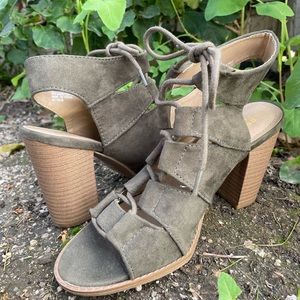 •Kenneth Cole Reaction• Green Suede Lace Up Heels